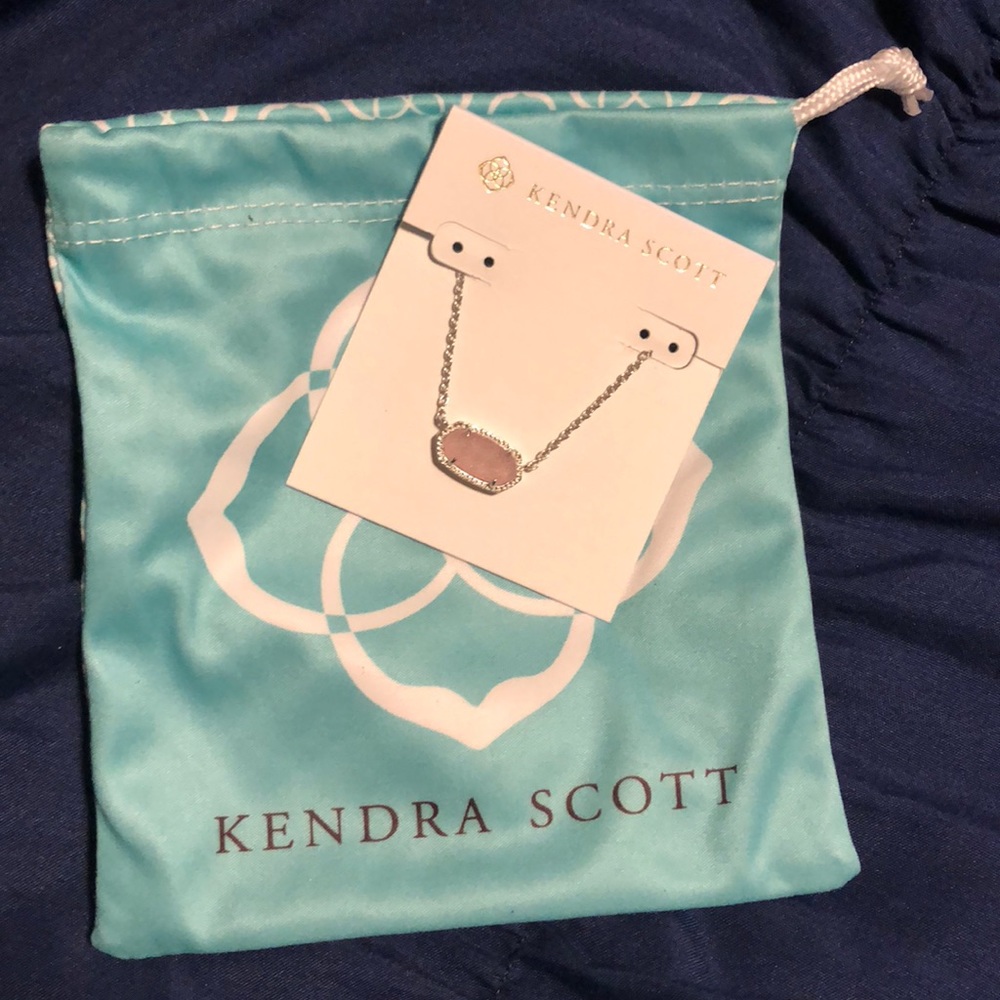 Kendra Scott necklace